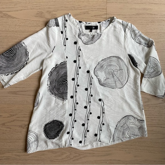 MINKAS Black/White Blouse, Asymmetrical Hem, Women’s (US M) - Picture 6 of 8